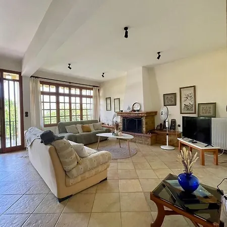 Evian House * Agioi Apostoloi (Evia)